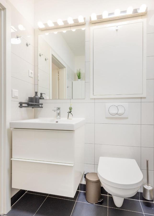 בודפשט Feel Home Superior # Free Parking # Balcony # Ac מראה חיצוני תמונה